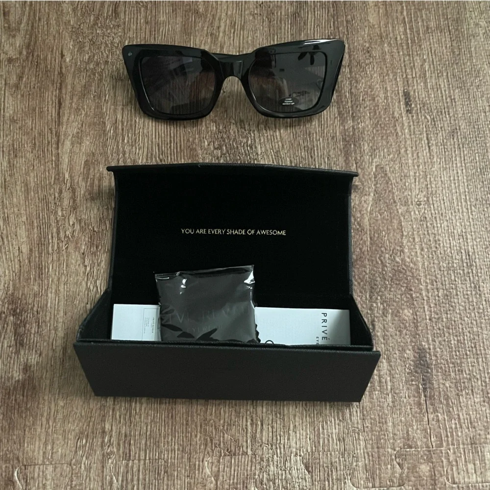 NWT Privé Revaux Sunglasses and Case